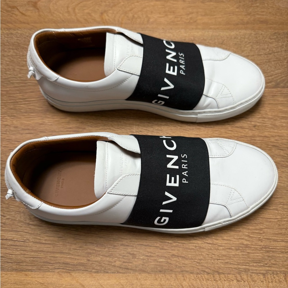 Givenchy Men's White and Black Logo Sneakers - Picture 3 of 7